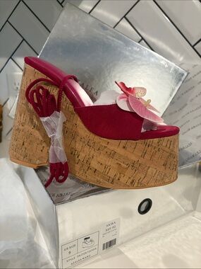 AKIRA Fuchsia Platform Wedge Sandals with Floral Accent